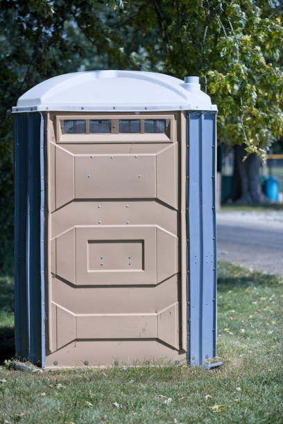 Best Luxury portable toilet rental  in Vernon, AL